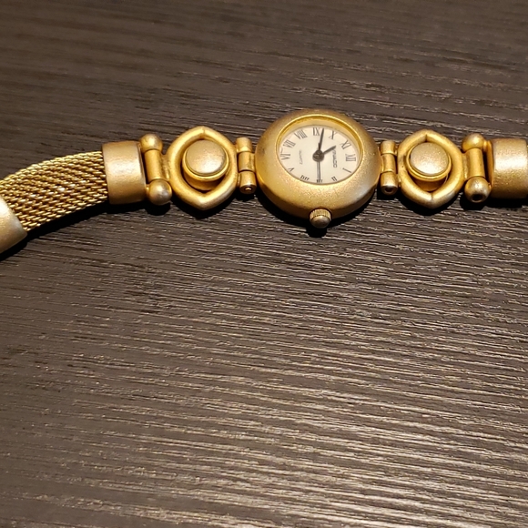 Gold Watch (needs new battery) - Picture 2 of 2